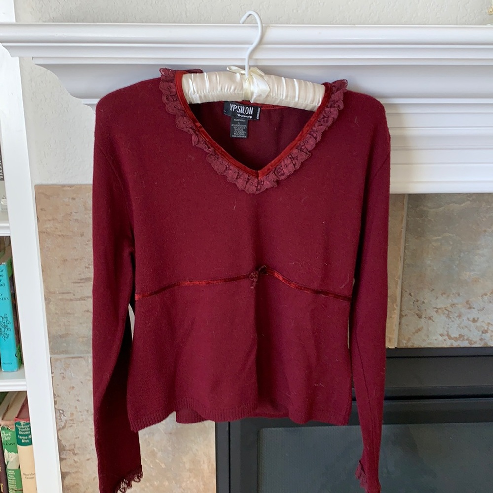 Ypsilon sweater